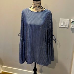 Beautiful bohemian style blouse. New. L